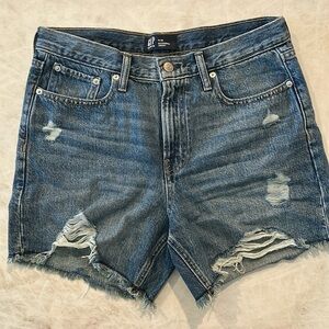 GAP Boyfriend short 6/28